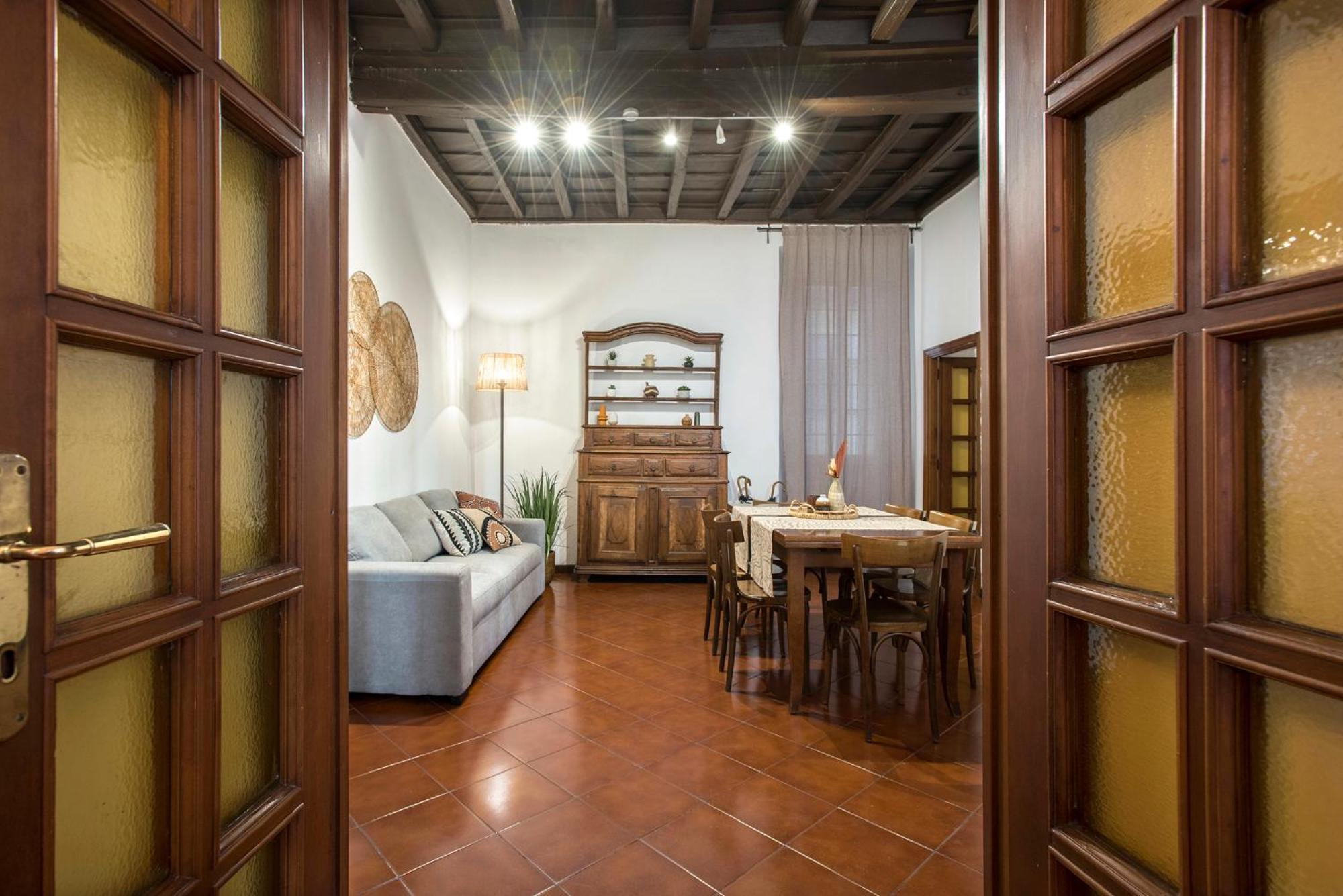 Trevi Fountain House Deluxe *