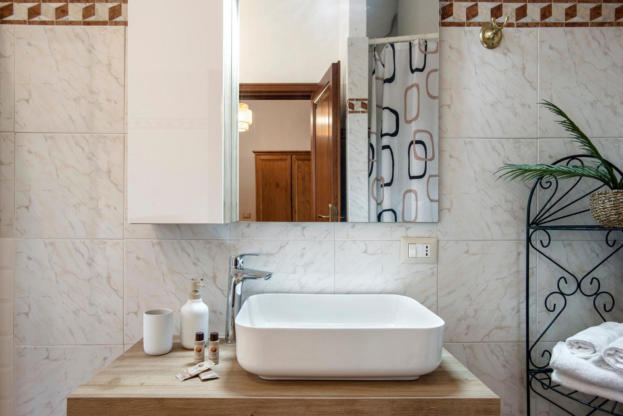 Trevi Fountain House Deluxe *