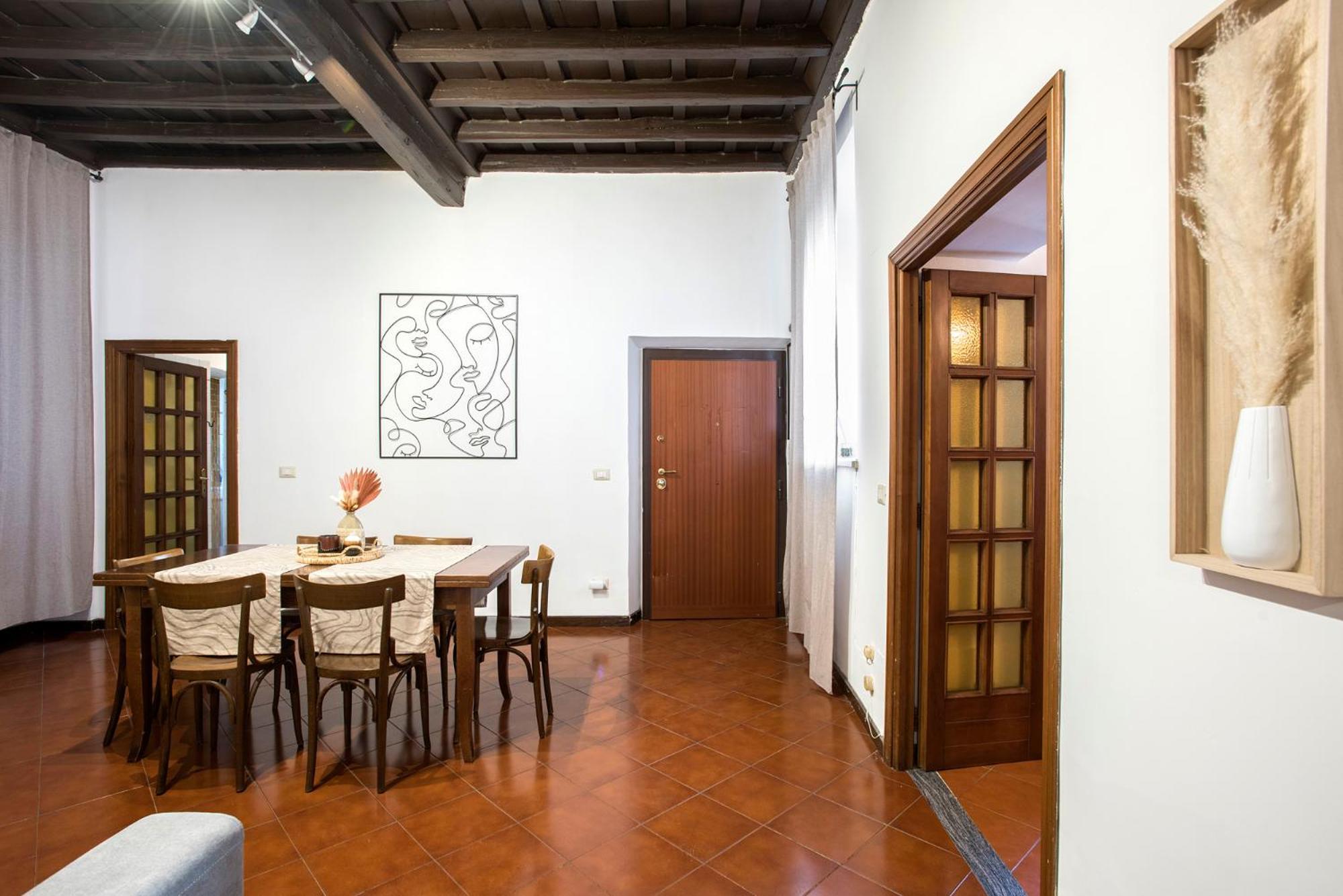 Trevi Fountain House Deluxe Rom